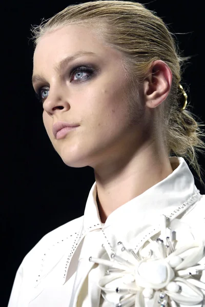 Look 2